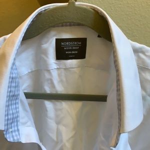 Men’s white dress shirt